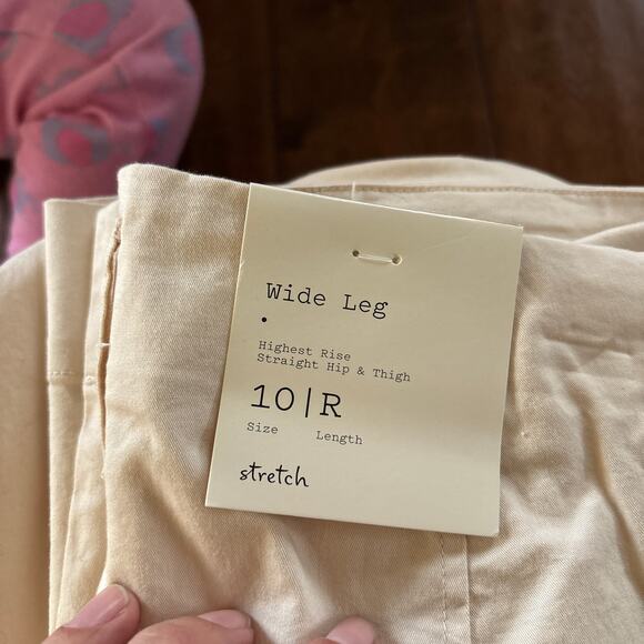 NWT A New Day Stretch High Waisted Wide Leg Cargo Pants Cream Women's Size 10 - Picture 8 of 11